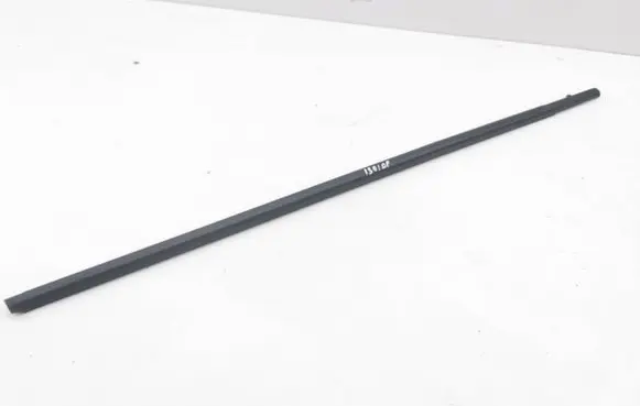 Toyota Prius (XW50) Front door glass trim molding 