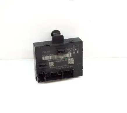 Audi A3 S3 8V Door control unit/module 5Q0959595B P10099538