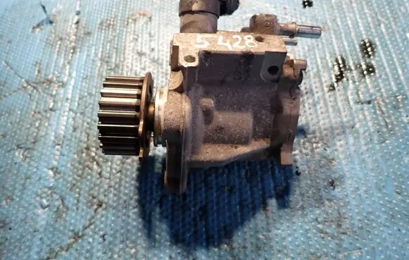 Ford Focus Fuel injection high pressure pump CV6Q9A543AA
