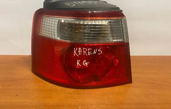 KIA Carens I Rear/tail lights