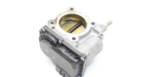 Toyota Auris E180 Throttle valve 220300T110