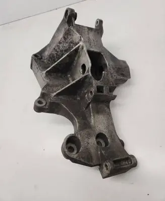 Volkswagen PASSAT B5.5 Generator/alternator bracket 038903143AB