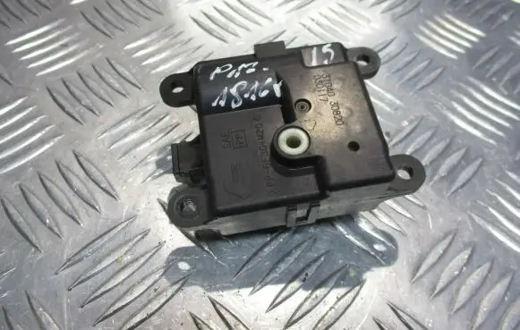 Nissan Primera Central body control module 3T04030820