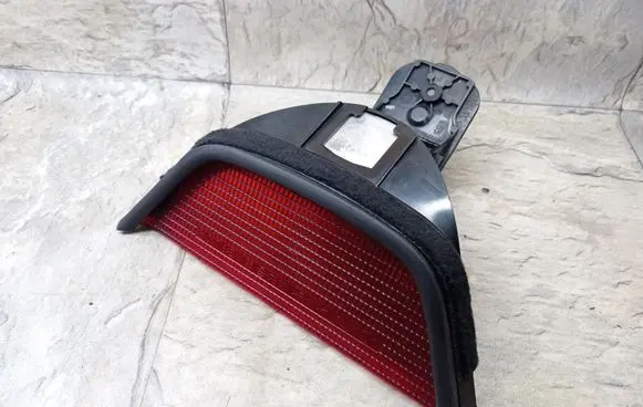 BMW 5 E39 Third/center stoplight 8360568