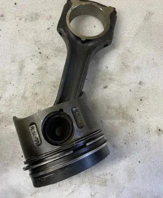 Mercedes-Benz Vito Viano W639 Piston with connecting rod 611034 01203 R58854