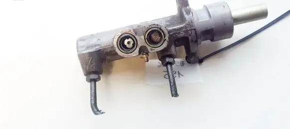 Ford Mondeo MK II Master brake cylinder 21029099