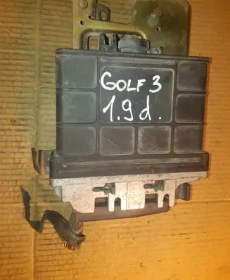 Volkswagen Golf III Engine control unit/module 5DS00725600 000200010130 1H0927303