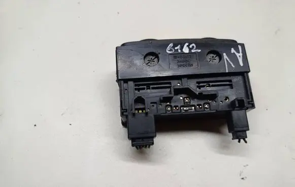 Toyota Avensis T250 Seat heating switch 453417