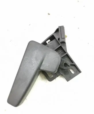 Volkswagen PASSAT B8 Engine bonnet (hood) release handle 517823633B