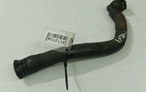 Volkswagen PASSAT B6 Engine coolant pipe/hose 