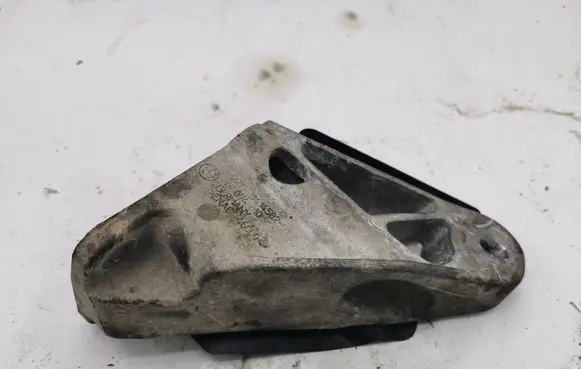 BMW X3 E83 Engine mounting bracket 2211341458201 13807410