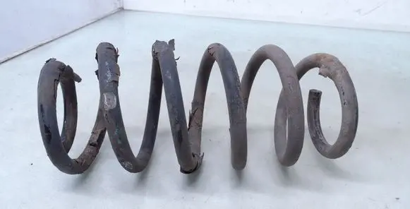 Toyota Avensis T270 Rear coil spring