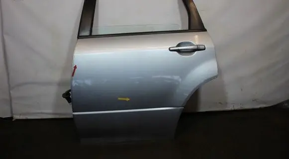 Mitsubishi Outlander Rear door