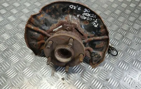 Toyota Corolla Verso E121 Front wheel hub spindle knuckle