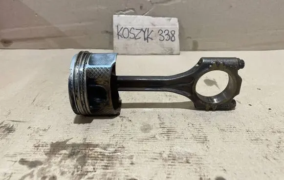 Volkswagen Polo IV 9N3 Piston with connecting rod