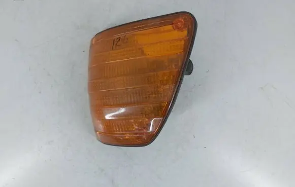 Mercedes-Benz S W116 Front indicator light 1305233001