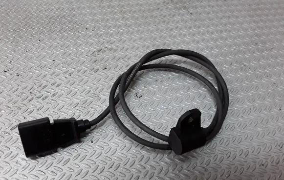 Volkswagen PASSAT B5.5 Camshaft position sensor 038905433A