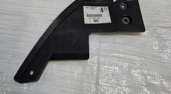 Opel Zafira C Front bumper 13372279