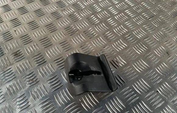 Mercedes-Benz E W213 Cover in windowsill A2138120222