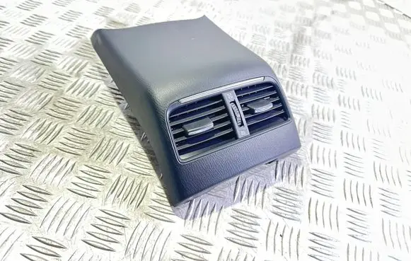 Rear air vent grill