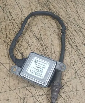 Mercedes-Benz S W222 Lambda probe sensor A0009058411