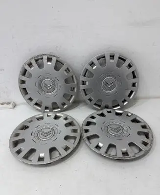 Citroen Xsara Picasso R15 wheel hub/cap/trim 9650011880