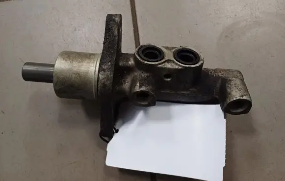 Ford Focus C-MAX Master brake cylinder
