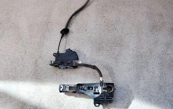 Renault Clio V Front door lock 805032387RAOP 805032387R