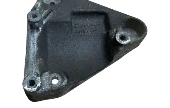 Opel Mokka X A/C compressor mount bracket 55577637