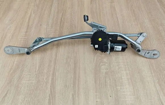 BMW 4 G22 G23 G24 G26 Front wiper linkage and motor 7427901