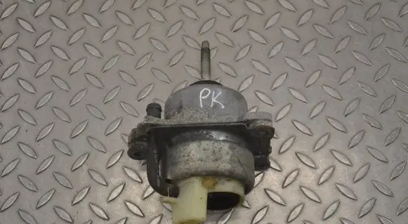 Ford Mustang VI Engine mount bracket