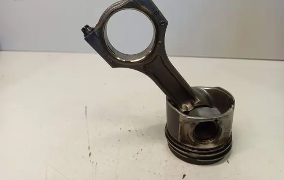 BMW X5 E70 Piston with connecting rod 84L110