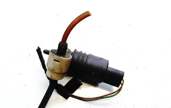Volkswagen PASSAT B6 Windscreen/windshield washer pump