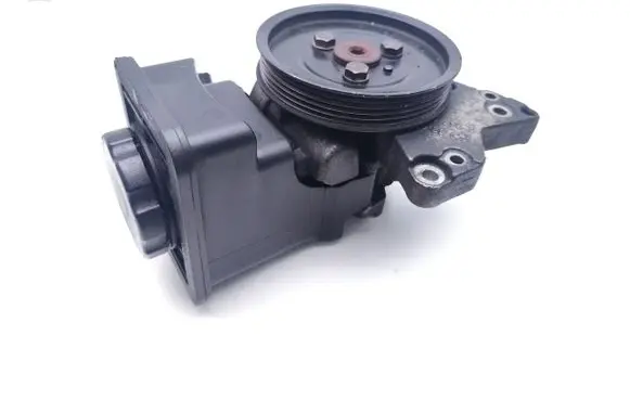 BMW X5 E53 Power steering pump 6758565 2249949 7692974509