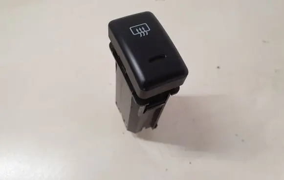 Opel Frontera B Windscreen/window heater switch M18872