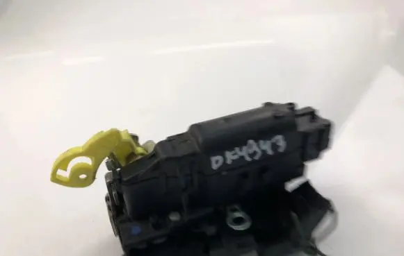 Dacia Duster Coupe door lock (next to the handle) 