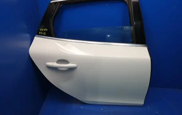 Volvo V40 Rear door