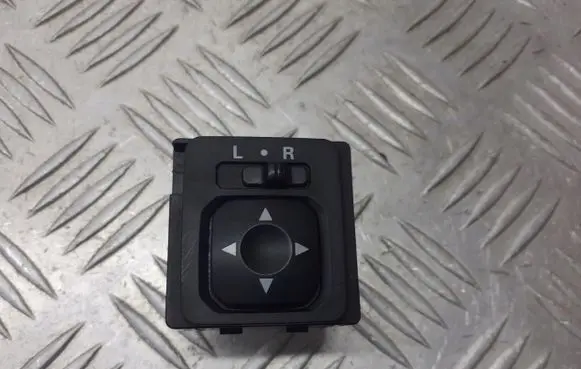 Mitsubishi Outlander Wing mirror switch 183569