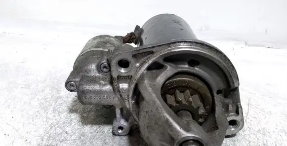 Mercedes-Benz E W211 Starter motor A0061514601 0001115047