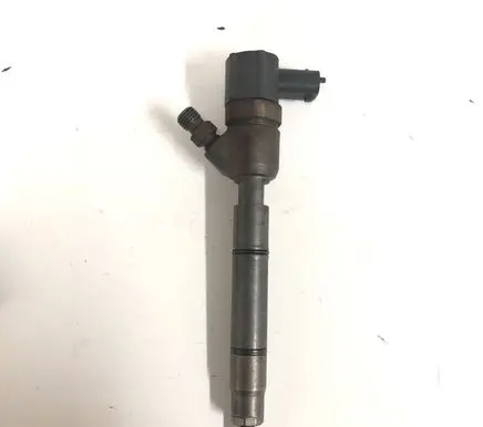 Hyundai i30 Fuel injector 338002A400 0445110256 98617