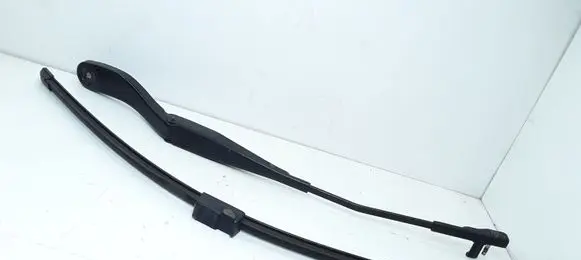 Volvo V50 Front wiper blade arm 8620200
