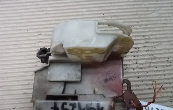 Fiat Punto (176) Front door lock