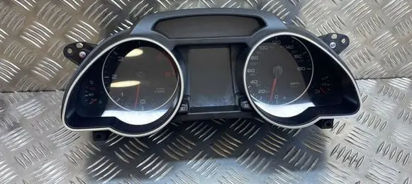 Audi A5 8T 8F Speedometer (instrument cluster) 8T0920981B