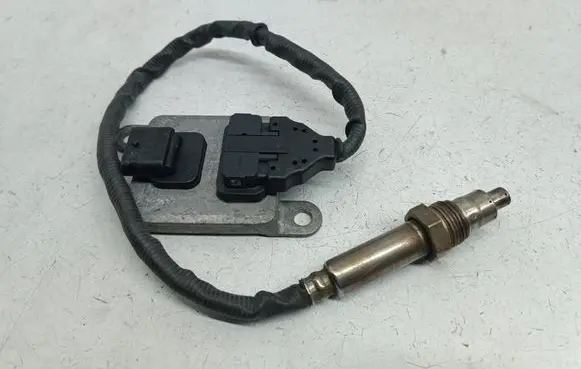 Mercedes-Benz Vito Viano W447 Lambda probe sensor A0009052709 0009052709 A2C16442400