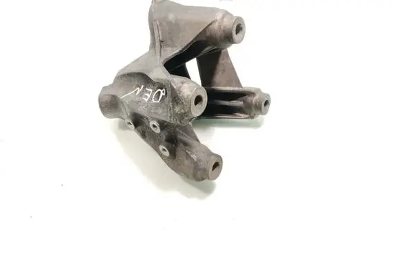 Volkswagen Touareg III Engine mount bracket 4M0199307AF