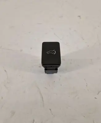 Mitsubishi Outlander Tailgate opening switch 
