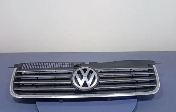 Volkswagen PASSAT B5.5 Front grill 3B0853651K