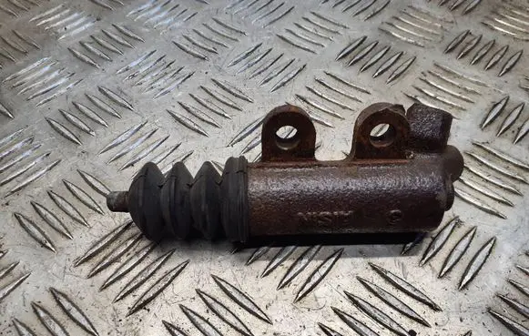 Clutch slave cylinder