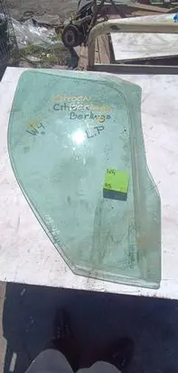 Citroen Berlingo Front door window glass four-door 1212123