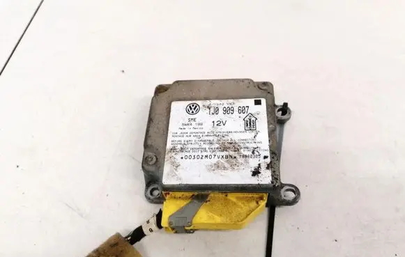 Volkswagen PASSAT B5 Airbag control unit/module 1J0909607 5WK4199